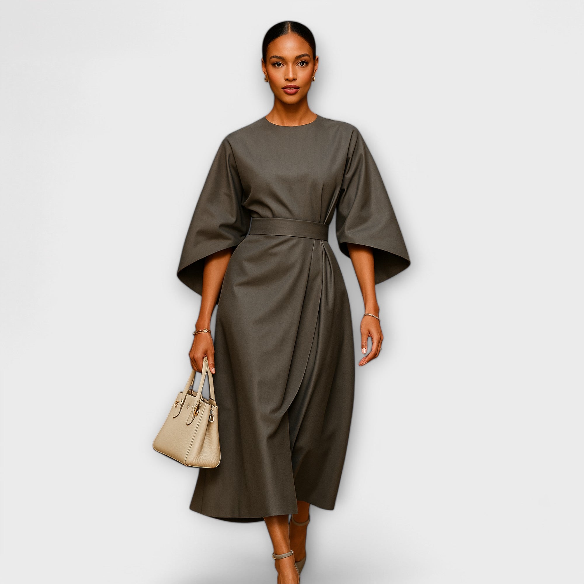 Sara - Stilska in elegantna obleka z dolgimi rokavi