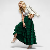 Elegantno krilo iz organze z okrasnimi detajli