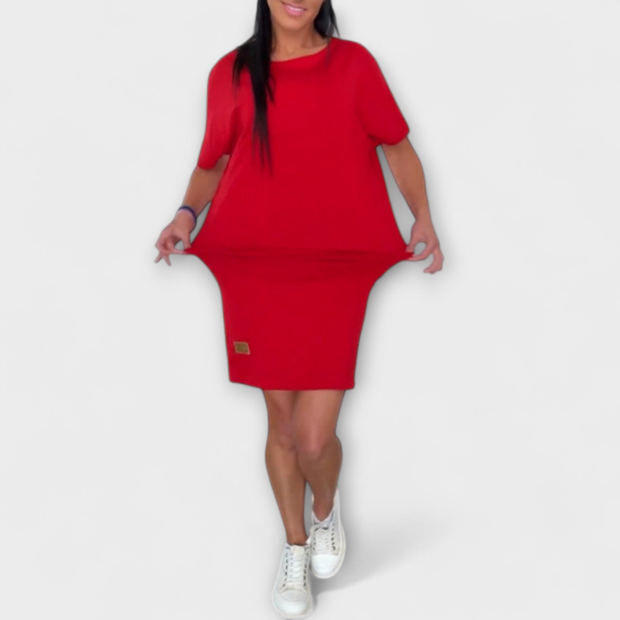 Lidija - Elegantna ozka obleka, ki poudarja postavo