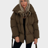 Maja - Elegantna kratka puff jakna z pasovi, idealna za zimo