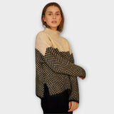 Maeve - Udoben v eleganten pulover z visokim ovratnikom