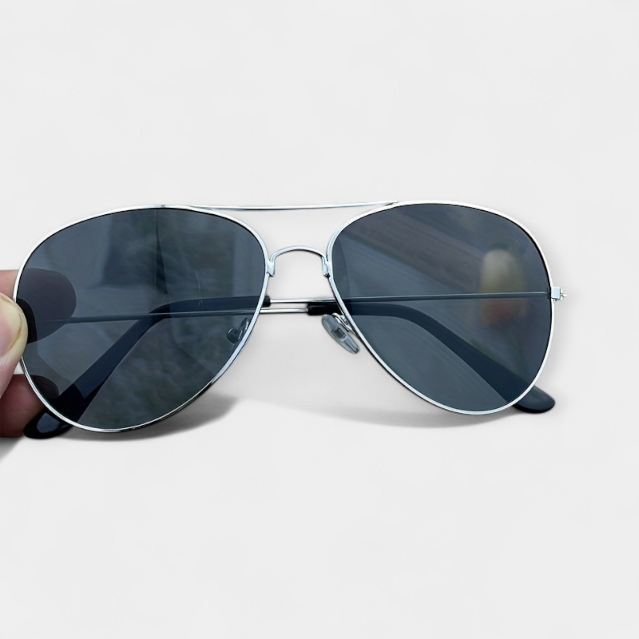 Elegantna retro očala z zrcalnim steklom