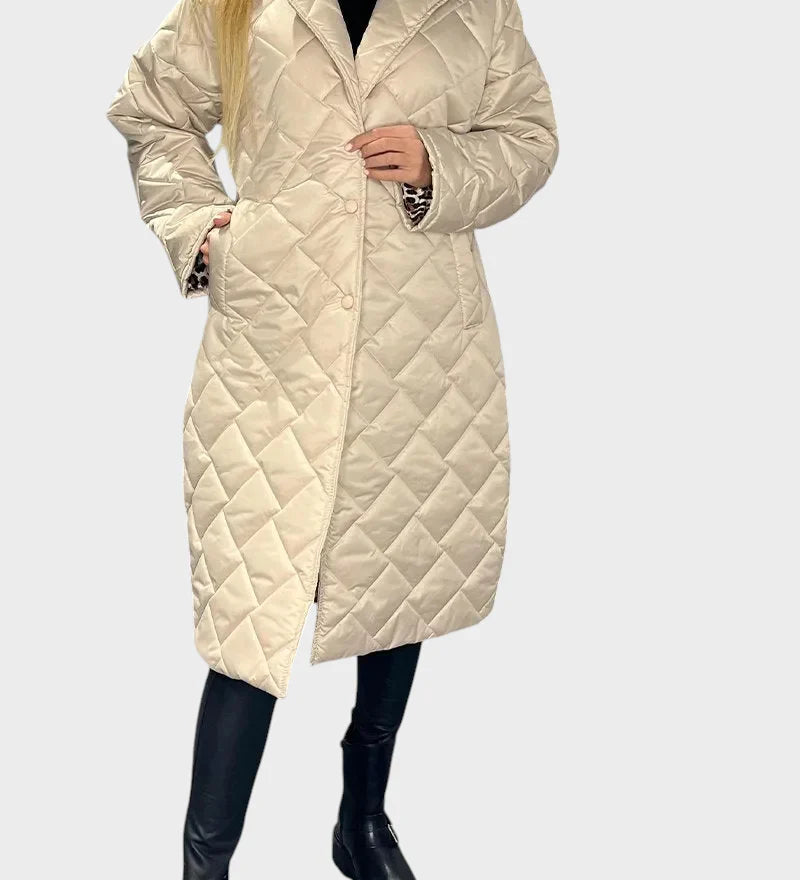 Rada – Elegantna obleka z zavijanjem in zvezami, idealna za vsakodnevno uporabo