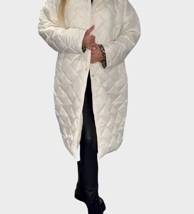 Rada – Elegantna obleka z zavijanjem in zvezami, idealna za vsakodnevno uporabo